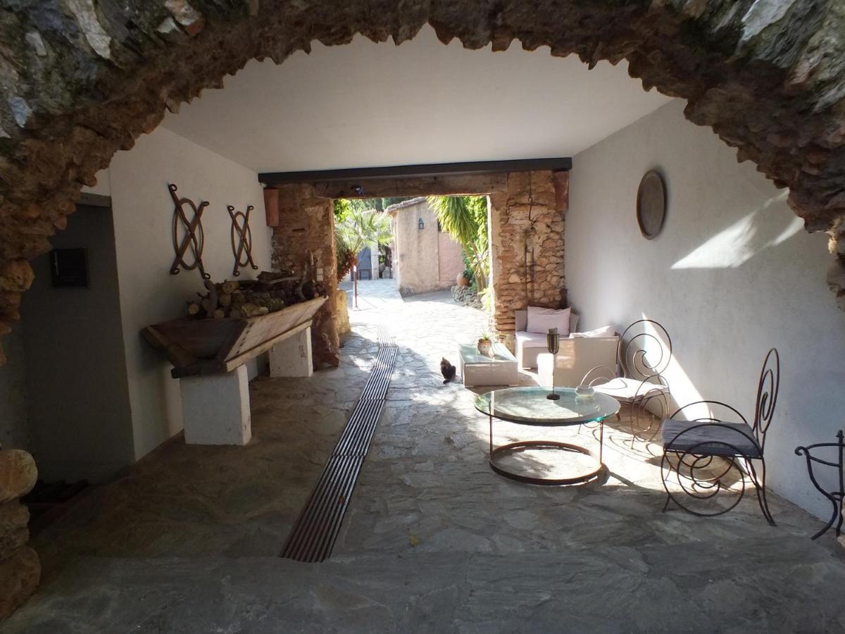 Casa9 Hotel Thuir Bagian luar foto
